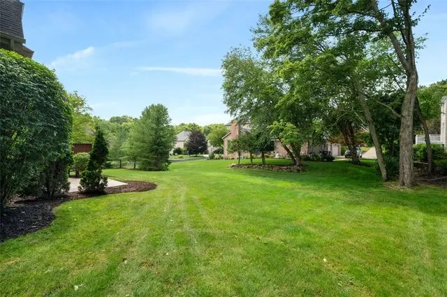 801 Huron Ct gallery image 13