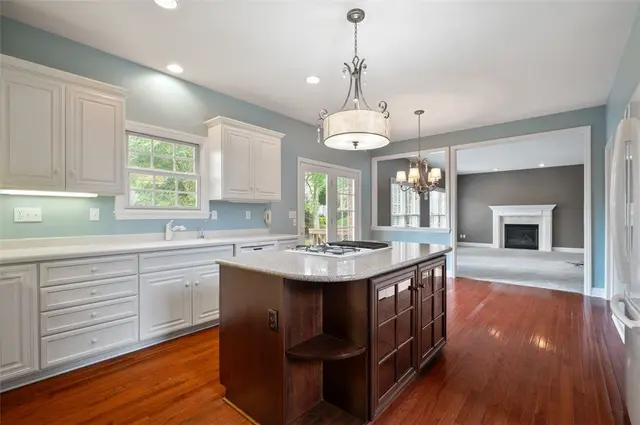 801 Huron Ct gallery image 21
