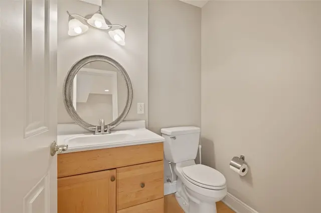 801 Huron Ct gallery image 31