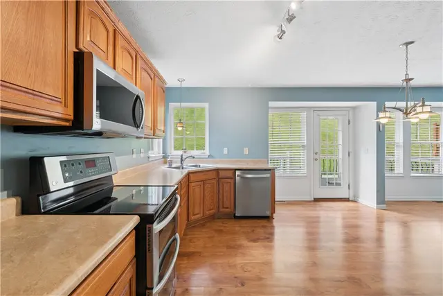 801 Norwegian Spruce Dr gallery image 6