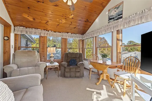 801 Redstone Dr gallery image 4