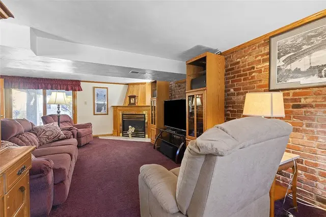 801 Redstone Dr gallery image 19