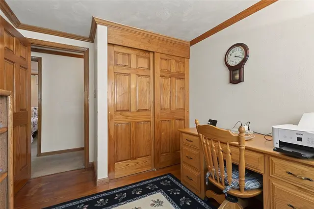 801 Redstone Dr gallery image 28