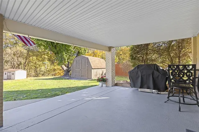 801 Redstone Dr gallery image 31