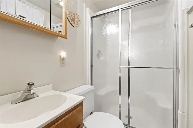 801 Redstone Dr gallery image 33