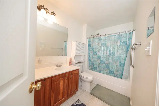 8010 Maureen Dr gallery image 5