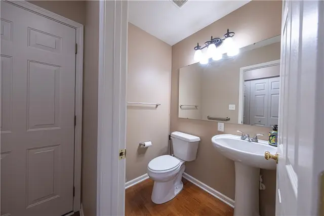 8010 Maureen Dr gallery image 6