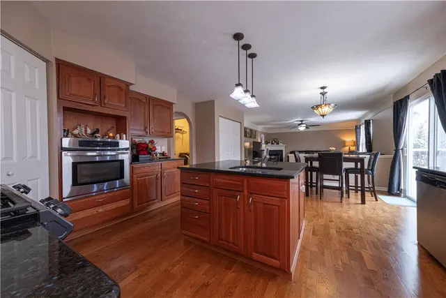 8010 Maureen Dr gallery image 23