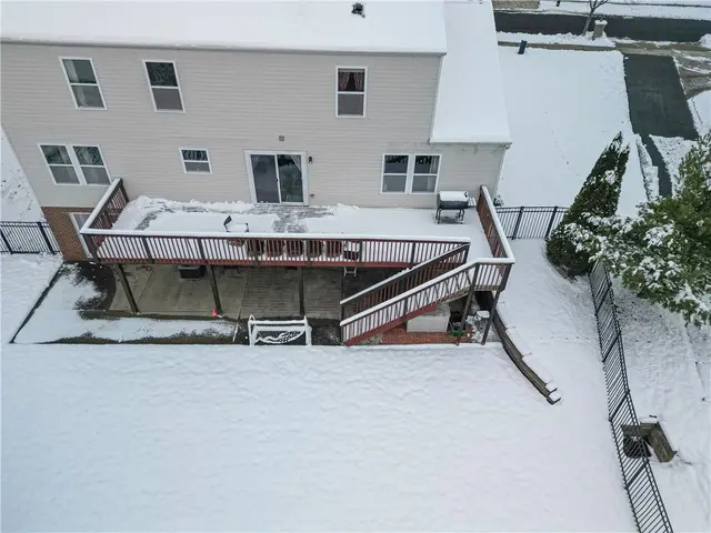 8010 Maureen Dr gallery image 25