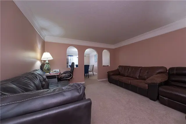 8010 Maureen Dr gallery image 28