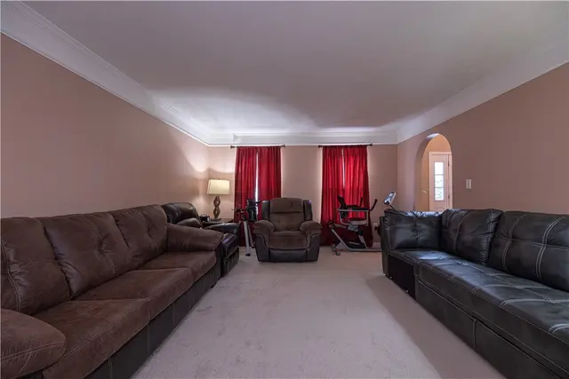 8010 Maureen Dr gallery image 29