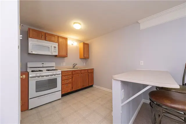 8010 Maureen Dr gallery image 31