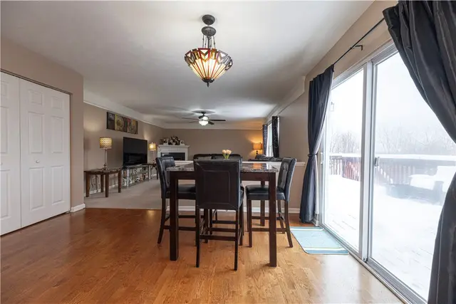 8010 Maureen Dr gallery image 32