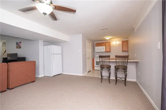 8010 Maureen Dr gallery image 33