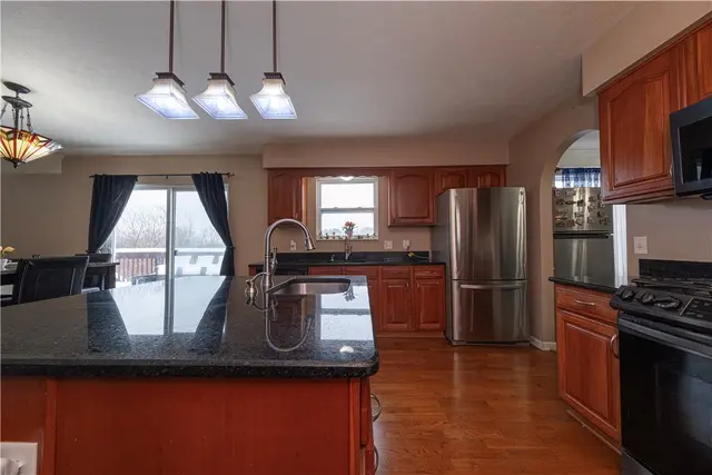 8010 Maureen Dr gallery image 35
