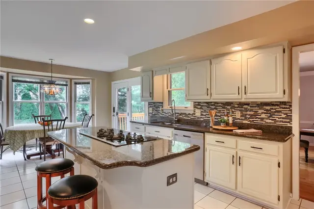 802 Birch Field Ct gallery image 3