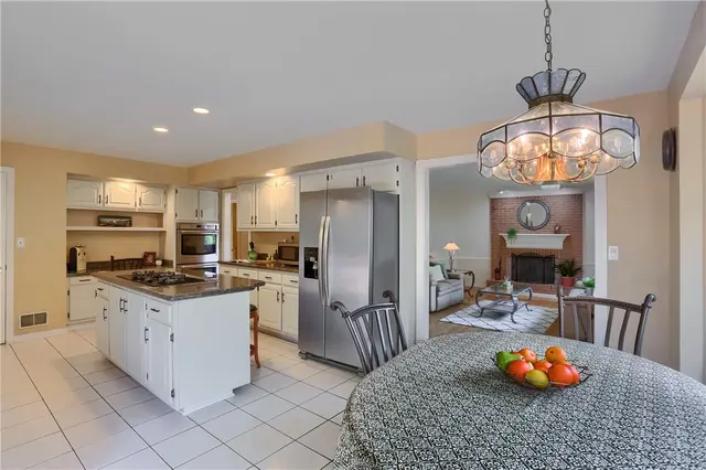 802 Birch Field Ct gallery image 6