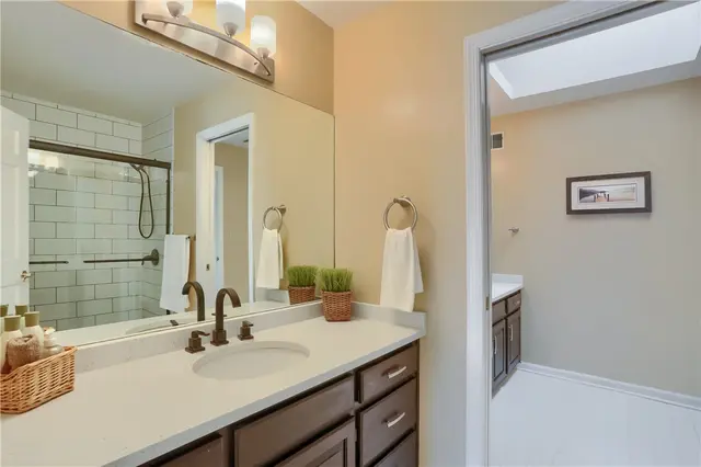 802 Birch Field Ct gallery image 18