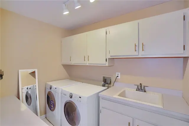 802 Birch Field Ct gallery image 26