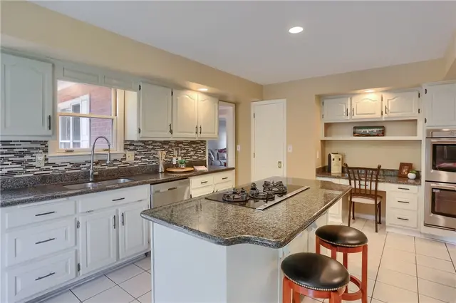 802 Birch Field Ct gallery image 30