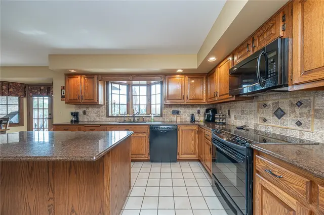 803 Birch Field Ct gallery image 16