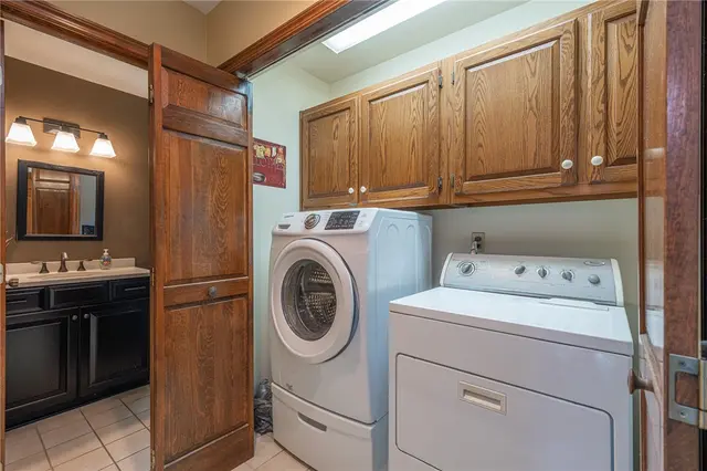 803 Birch Field Ct gallery image 31