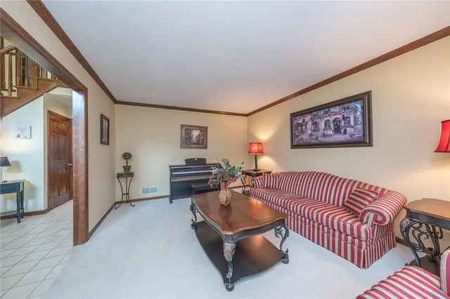 803 Birch Field Ct gallery image 5
