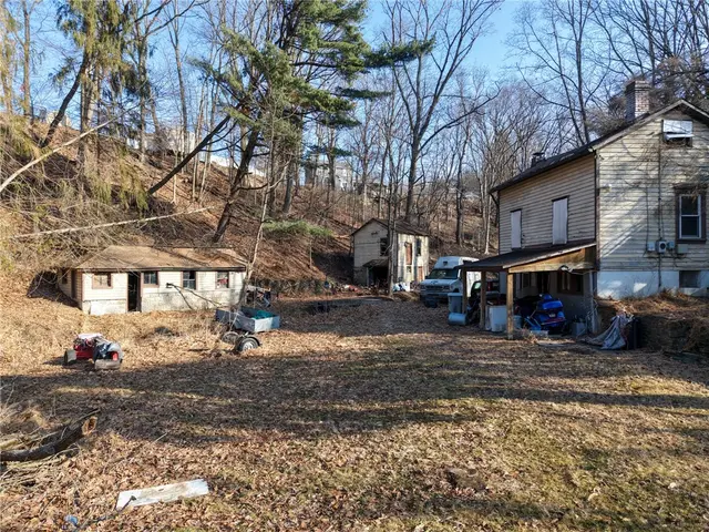 803 Burchfield Road gallery image 4
