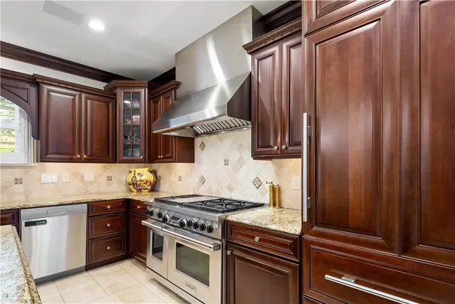 805 Chapel Hill Ct. gallery image 7