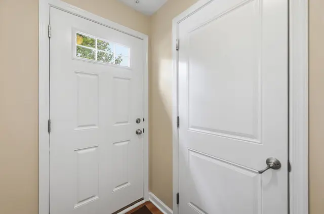 805 Pointe View Drive gallery image 7