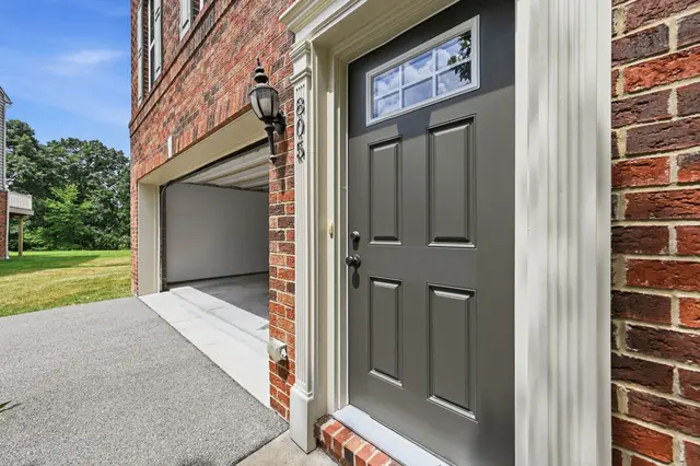 805 Pointe View Drive gallery image 9