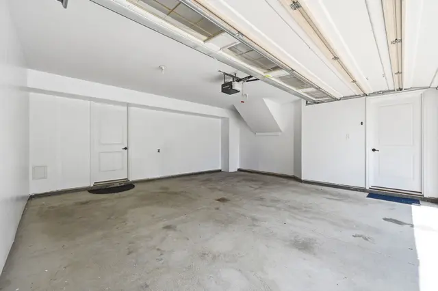 805 Pointe View Drive gallery image 10