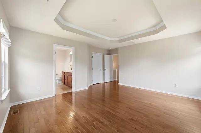 805 Pointe View Drive gallery image 15