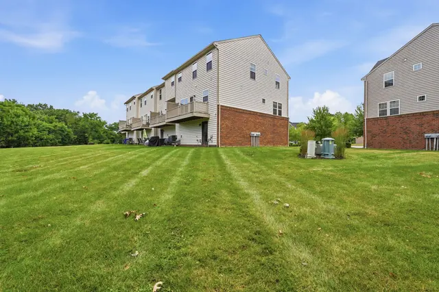 805 Pointe View Drive gallery image 25