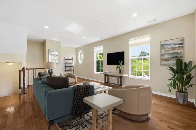 805 Pointe View Drive gallery image 32