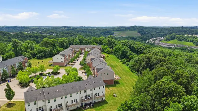 805 Pointe View Drive gallery image 34