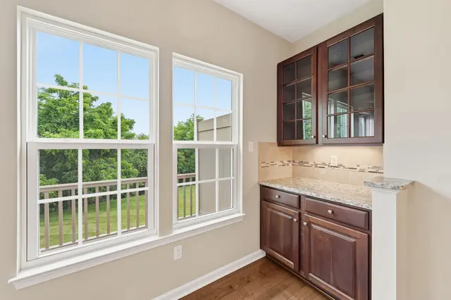 805 Pointe View Drive gallery image 46