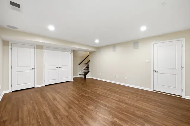 805 Pointe View Drive gallery image 49