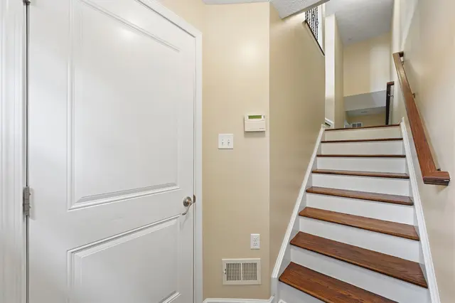 805 Pointe View Drive gallery image 50