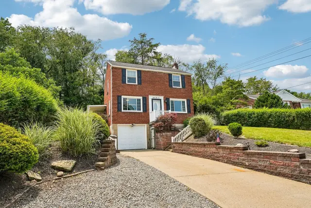 8055 Remington DRIVE gallery image 3