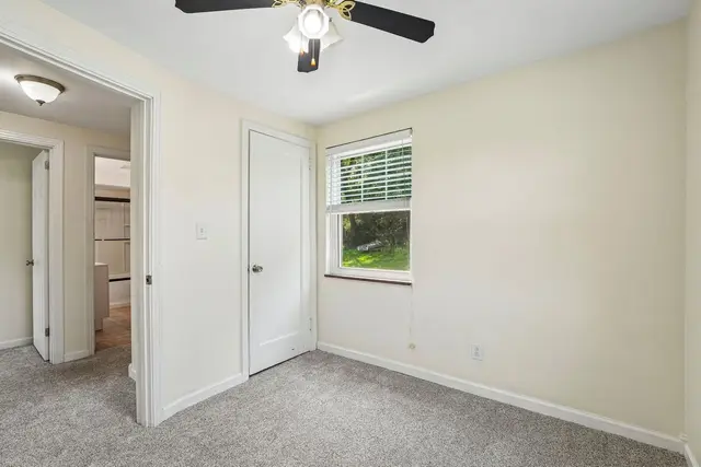 8055 Remington DRIVE gallery image 7