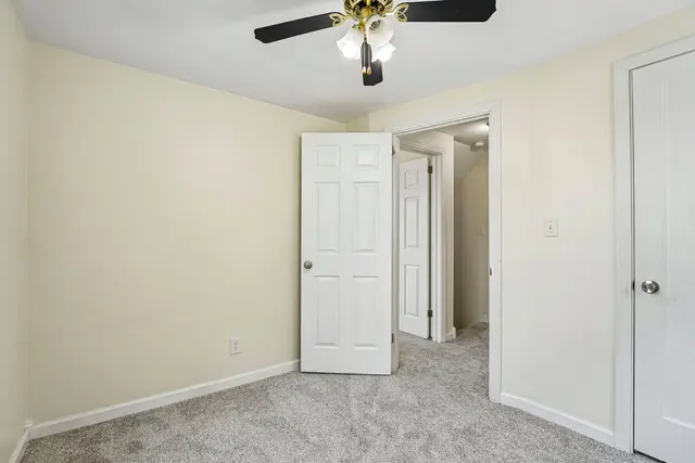 8055 Remington DRIVE gallery image 13