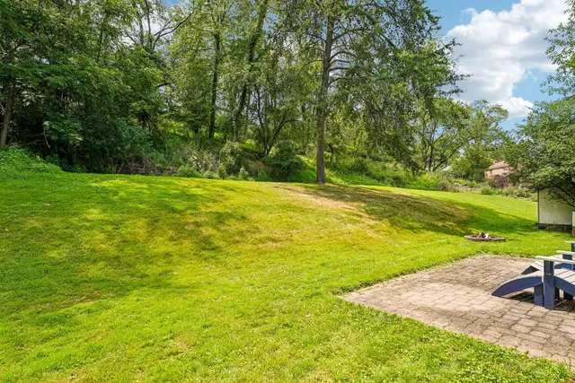 8055 Remington DRIVE gallery image 14