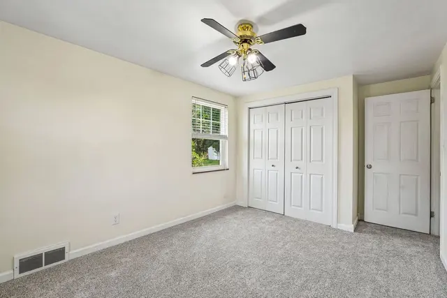 8055 Remington DRIVE gallery image 18
