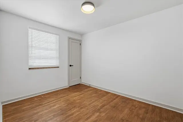 8061 Lindisfarne Dr gallery image 10