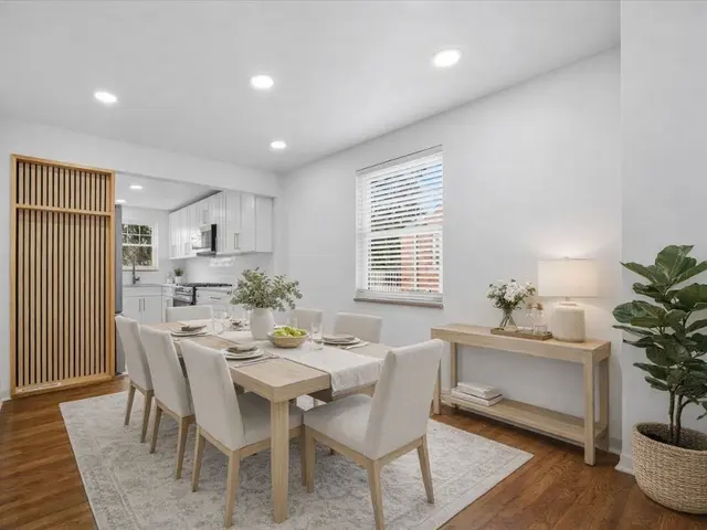 8061 Lindisfarne Dr gallery image 12
