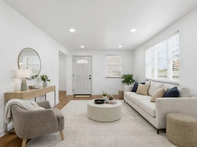 8061 Lindisfarne Dr gallery image 15