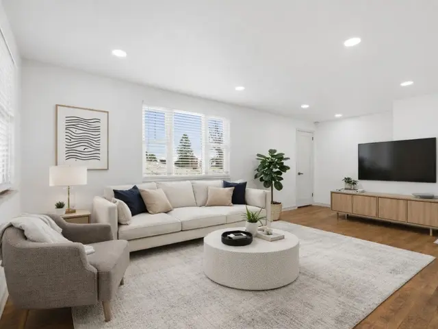 8061 Lindisfarne Dr gallery image 20