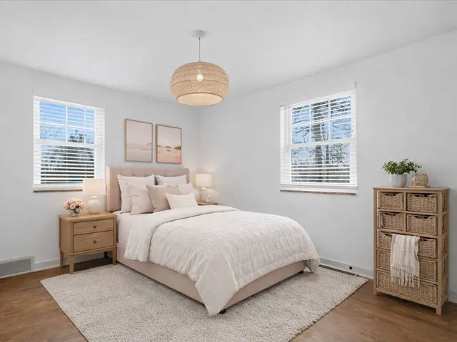 8061 Lindisfarne Dr gallery image 21