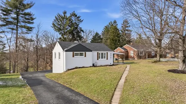 8061 Lindisfarne Dr gallery image 23